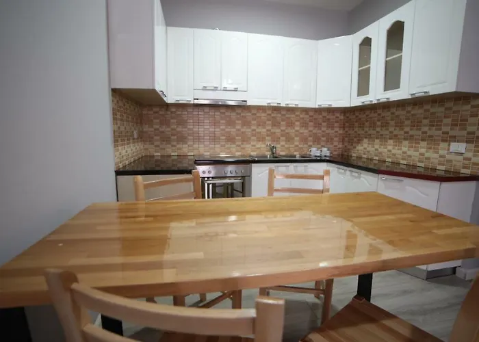 Bujtina Shqiptare *